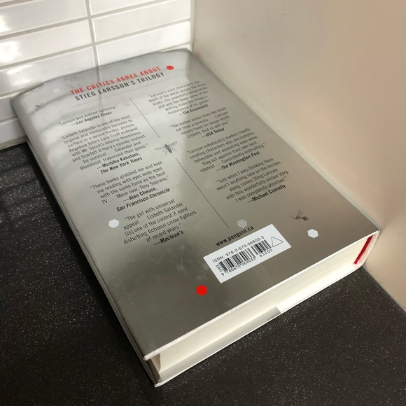 The Girl who Kicked the Hornet’s Nest (book 3) - Picture 4 of 7